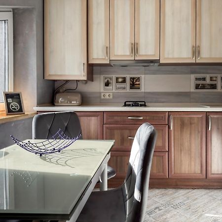 Apartments On Zaliznychna 49 이바노프란키우스크 외부 사진