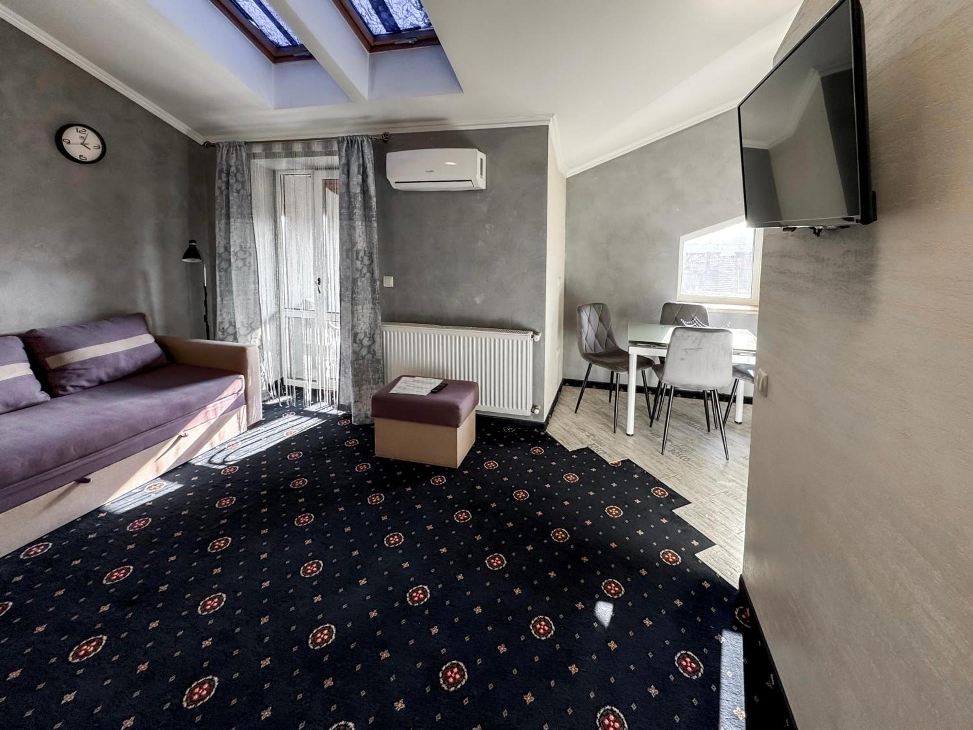 Apartments On Zaliznychna 49 이바노프란키우스크 외부 사진