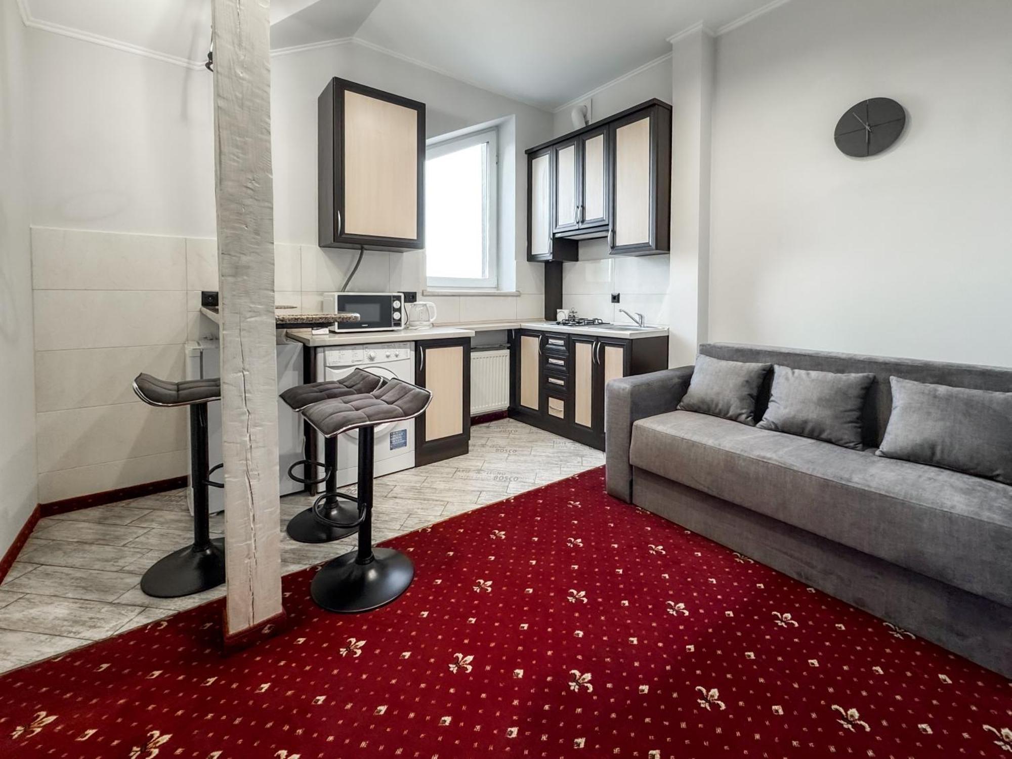 Apartments On Zaliznychna 49 이바노프란키우스크 외부 사진