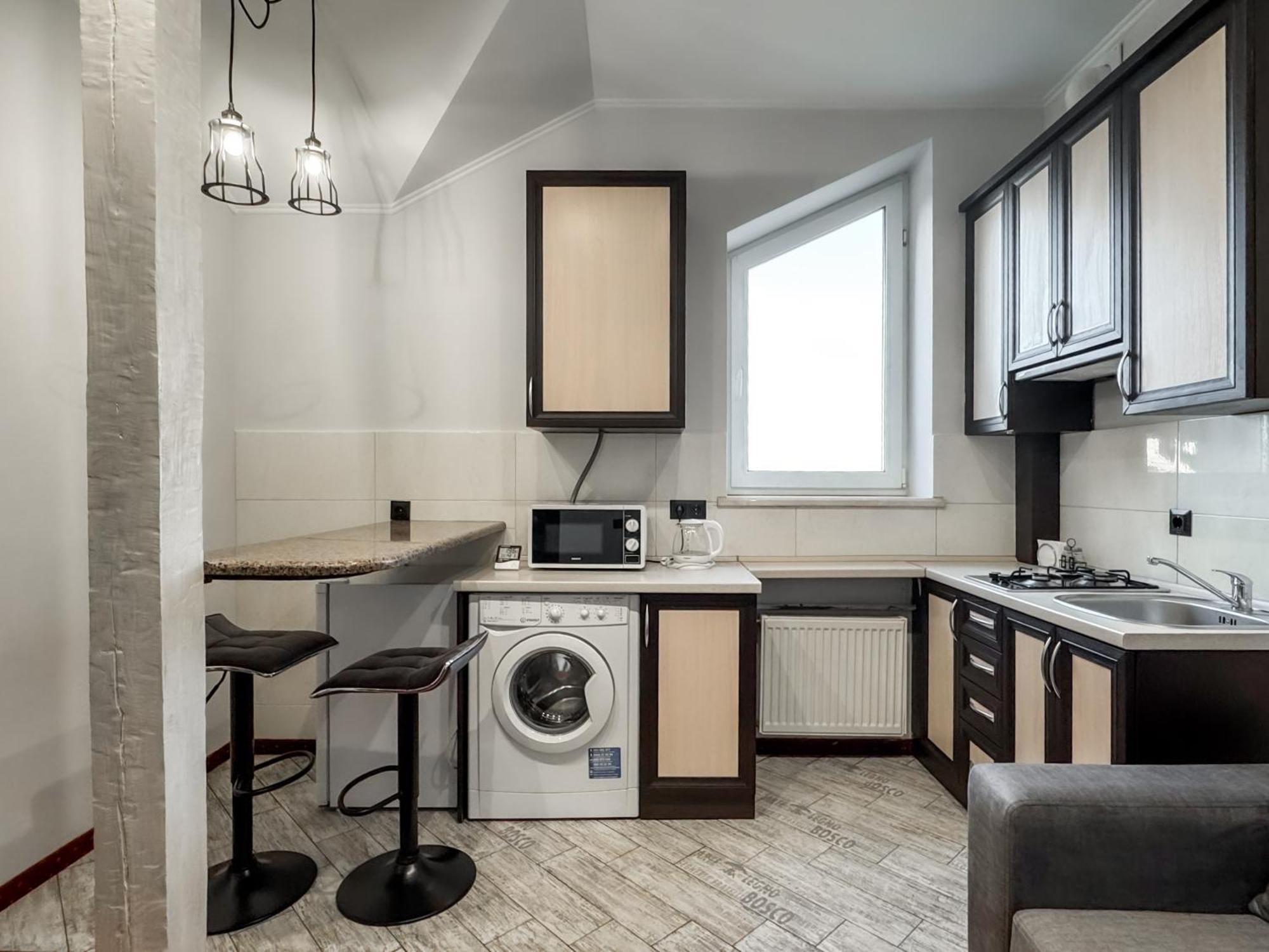 Apartments On Zaliznychna 49 이바노프란키우스크 외부 사진